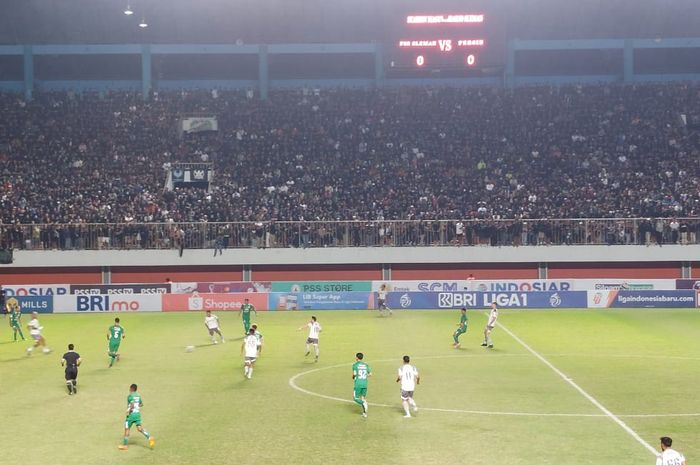PSS Sleman vs Persib Bandung pada pekan kelima Liga 1 2022-2023 di Stadion Maguwoharjo, Sleman, Yogykarta, Jumat (19/8/2022).