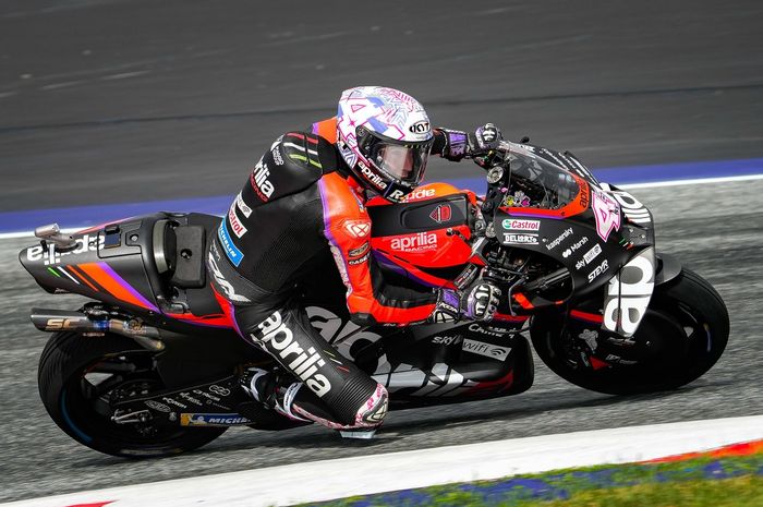 Pembalap Aprilia Racing, Aleix Espargaro pada sesi latihan bebas MotoGP Austria 2022, Jumat (19/8/2022)