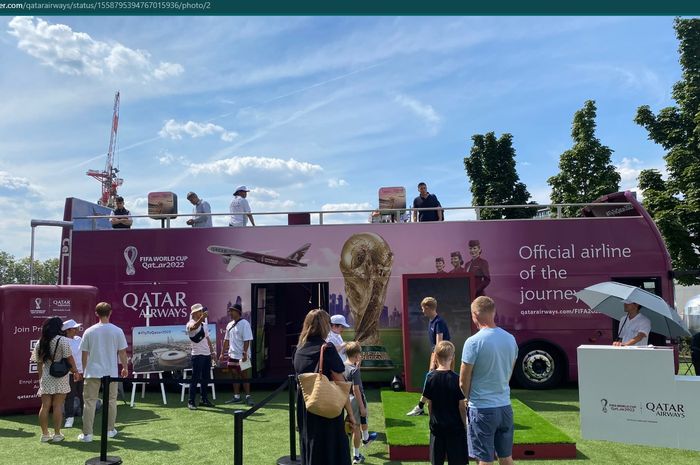 Salah satu booth pameran dari Qatarairways selaku mitra FIFA di Piala Dunia 2022 yang sedang beroprasi di Inggris.