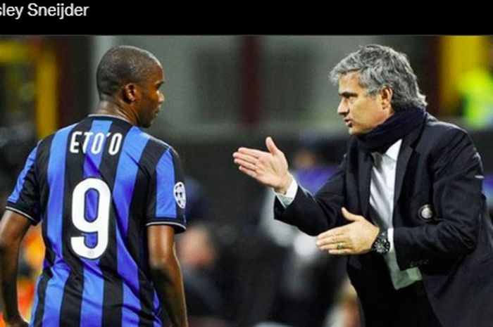 Momen Jose Mourinho memberikan instruksi kepada Samuel Eto'o di Inter Milan.