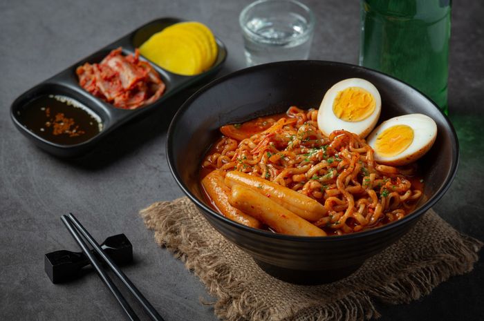 7 Makanan dan Minuman yang Tidak Boleh Dikonsumsi saat Perut Kosong