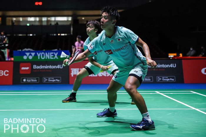 Pasangan ganda putra Jepang, Hiroki Okamura/Masayuki Onodera, saat sedang berlaga pada Kejuaraan Dunia 2022