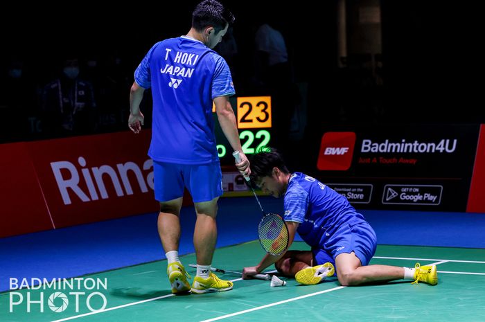 Ekspresi kecewa ganda putra Jepang, Takuro Hoki/Yugo Kobayashi usai kalah pada perempat final Kejuaraan Dunia 2022, Jumat (26/8/2022)