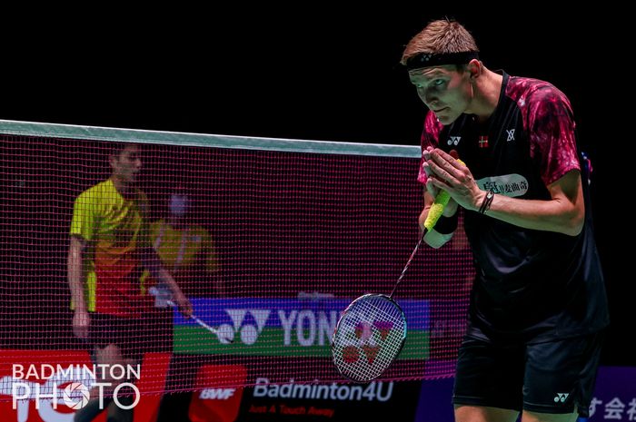 Selebrasi tunggal putra Denmark, Viktor Axelsen usai melaju ke final Kejuaraan Dunia 2022, Sabtu (27/8/2022)