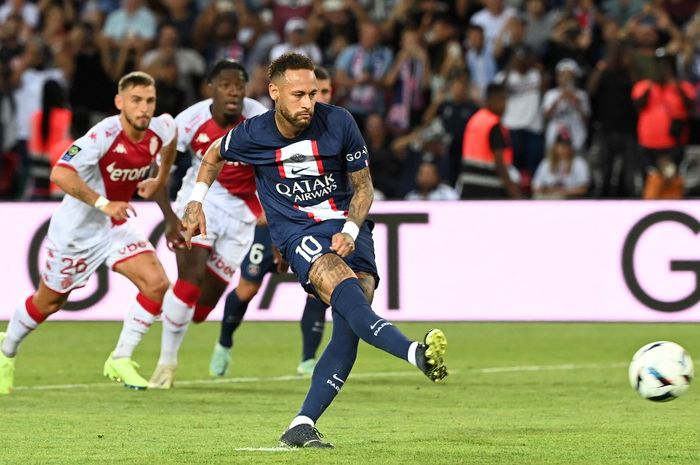 PSG terhindar dari kekalahan setelah penalti Neymar membuat skor akhir melawan AS Monaco menjadi 1-1 pada laga pekan keempat Liga Prancis 2022-2023.