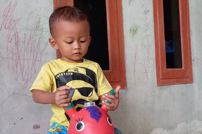 5 Tips Aman Meninggalkan Anak di Rumah Sendirian Supaya Lebih Mandiri