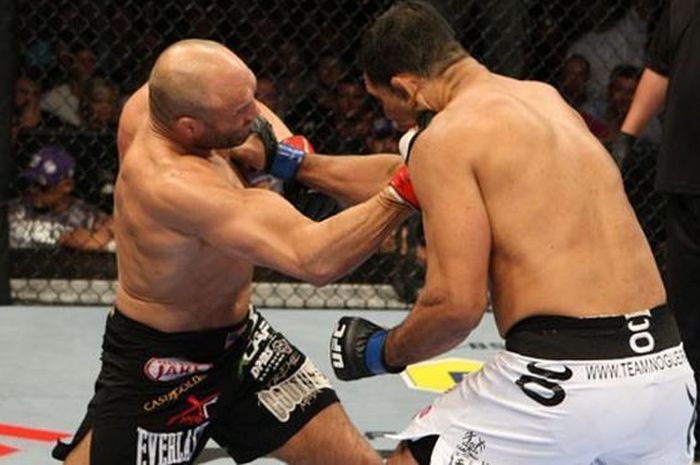 Duel Randy Couture vs Antonio Rodrigo Nogueira  di UFC 102 pada 29 Agustus 2009.