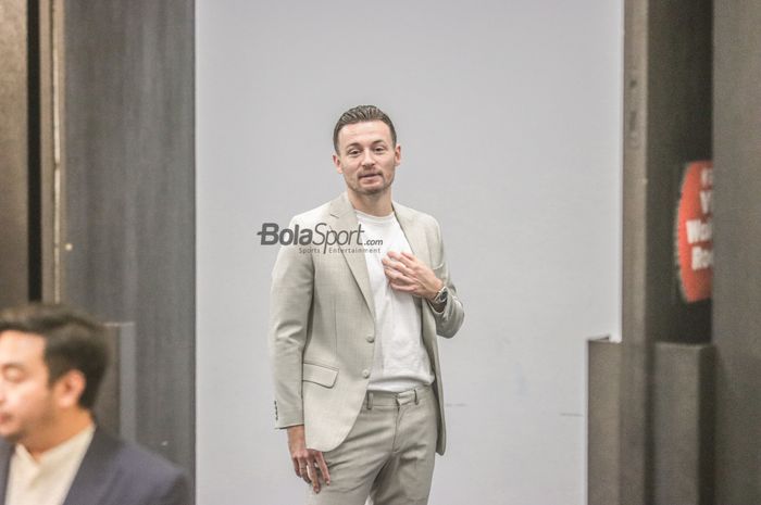 Gelandang Persib Bandung, Marc Klok, nampak menghadiri sesi jumpa pers di Media Center Gelora Bung Karno, Senayan, Jakarta, 1 September 2022.