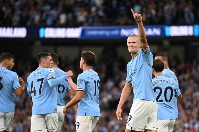 Striker Manchester City, Erling Haaland, merayakan gol ke gawang Nottingham Forest dalam laga Liga Inggris di Stadion Etihad, Rabu (31/8/2022).