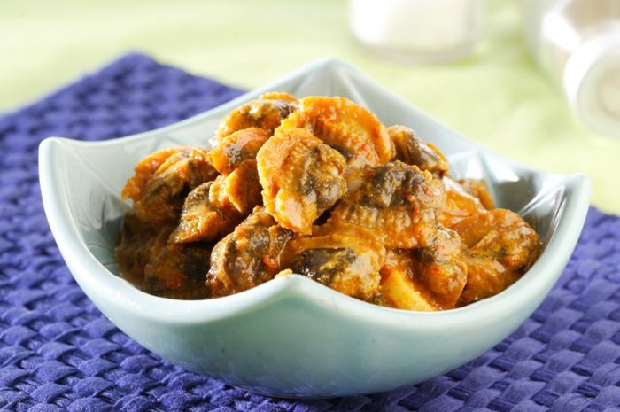Hidangan kerang dara asam pedas, seafood enak untuk lauk makan malam.