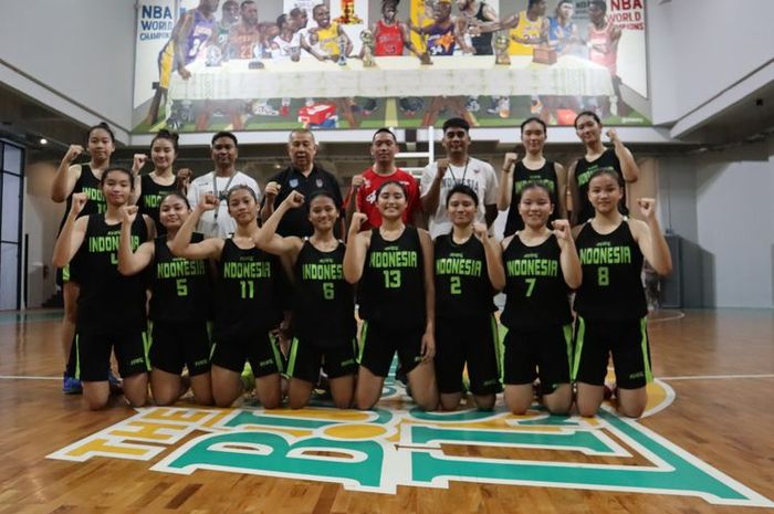 Para pemain timnas bola basket putri U18 Indonesia yang akan tampil dalam ajang FIBA U-18 Women's Asian Championship 2022