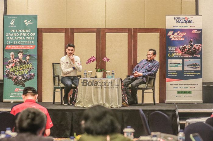 Chief Executive Officer SIC, Azhan Shafriman Hanif (kiri) dan Direktur Tourism Malaysia Jakarta, Junus Suhid (kanan), saat menghadiri sesi jumpa pers di Hotel Ritz Carlton, Jakarta, 7 September 2022.