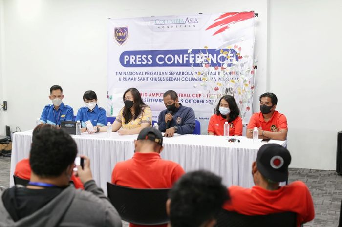 Jumpa pers kerja sama antara Perkumpulan Sepak Bola Amputasi Indonesia (PSAI) dengan  Rumah Sakit Khusus Bedah (RSKB) Columbia Asia Pulomas, Jakarta Timur, Jumat (9/9/2022).
