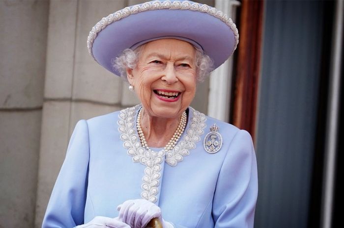 Ratu Elizabeth II ternyata merupakan seorang penggemar Liga Inggris yang mendukung Arsenal sekaligus memfavoritkan mantan pemain Liverpool dan Manchester United.