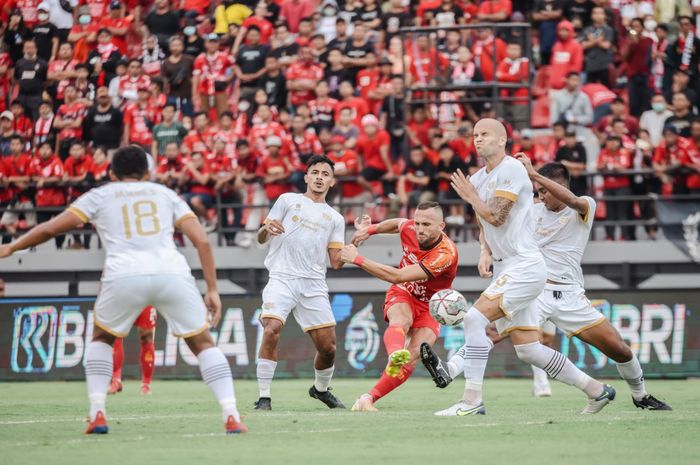 Suasana pertandingan antara Bali United melawan Dewa United pada laga ke-9 Liga 1 2022/2023 di Stadion Kapten I Wayan Dipta, Gianyar, Bali, Sabtu (10/9/2022).