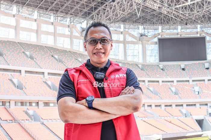 Plt Direktur Proyek Stadion JIS (Jakarta Internasional Stadium), Arry Wibowo, sedang berpose foto saat ditemui pada 12 September 2022.
