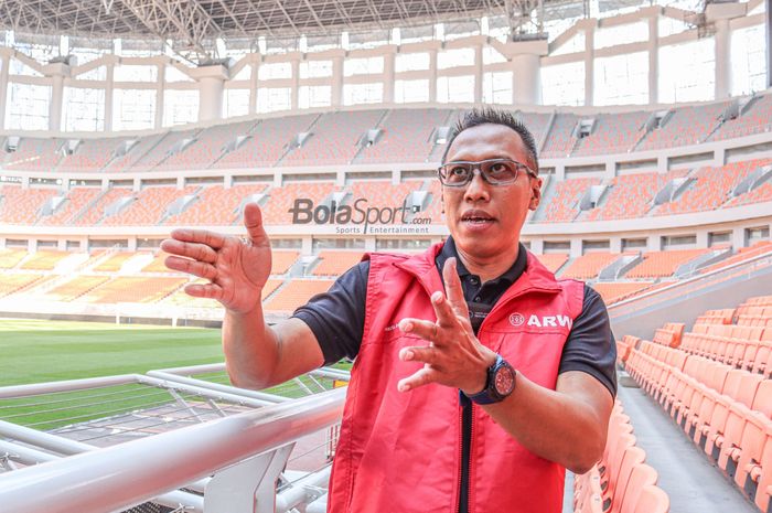 Plt Direktur Proyek Stadion JIS (Jakarta Internasional Stadium), Arry Wibowo, sedang memberikan keterangan saat ditemui pada 12 September 2022.
