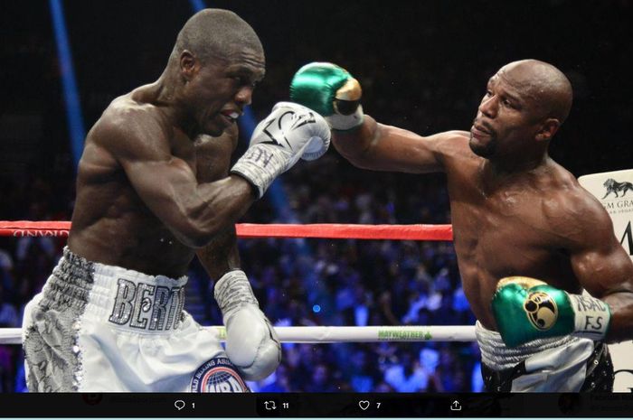 Floyd Mayweather melakoni duel dengan Andre Berto pada tanggal 12 September 2015.