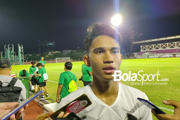 Marselino Ferdinan saat latihan timnas U-19 Indonesia jelang Kualifikasi Piala Asia U-20 2023 di Lapangan Thor, Surabaya, Selasa (13/9/2022).