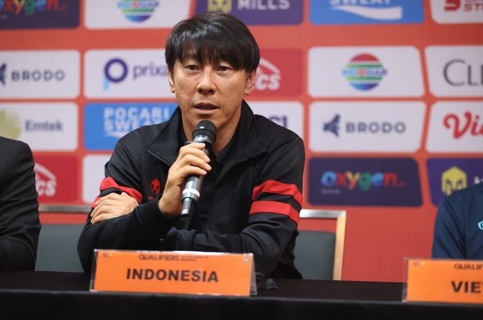 Pelatih timnas U-20 Indonesia, Shin Tae-yong dalam konfrensi pers Kualifikasi Piala Asia U-20 2023.