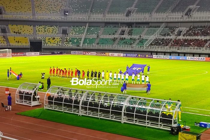 Suasana laga timnas U-20 Indonesia Vs Hong Kong di Stadion Gelora Bung Tomo, Surabaya pada Jumat (16/9/2022).