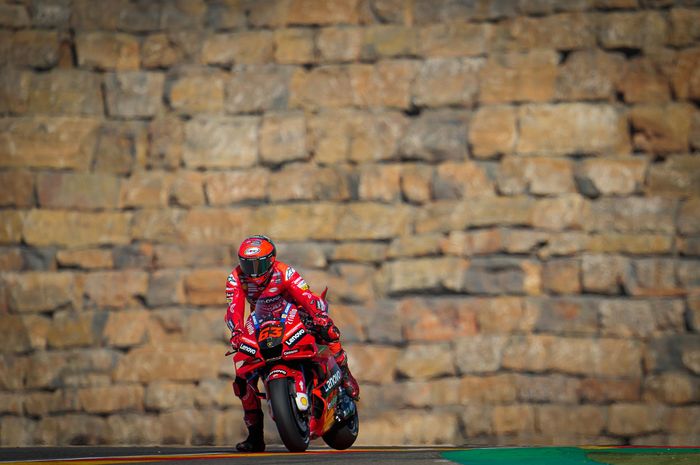 Aksi pembalap Ducati Francesco Bagnaia pada kualifikasi MotoGP Aragon 2022, Sabtu (17/9/2022)