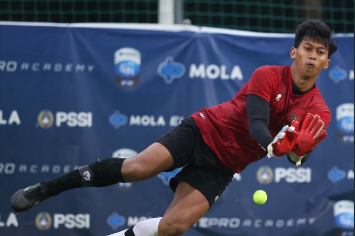 Aditya Arya Nugraha, kiper pelapis Timnas U-20 Indonesia.