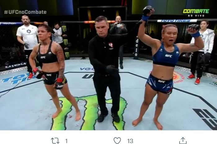 Petarung asal Thailand, Loma Lookboonmee, mengalahkan Denise Gomes dengan angka mutlak pada UFC Vegas 60, Minggu (18/9/2022).