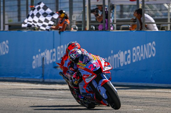 Francesco Bagnaia finis di posisi kedua usai dikalahkan Enea Bastianini di MotoGP Aragon 2022 (18/9/2022).