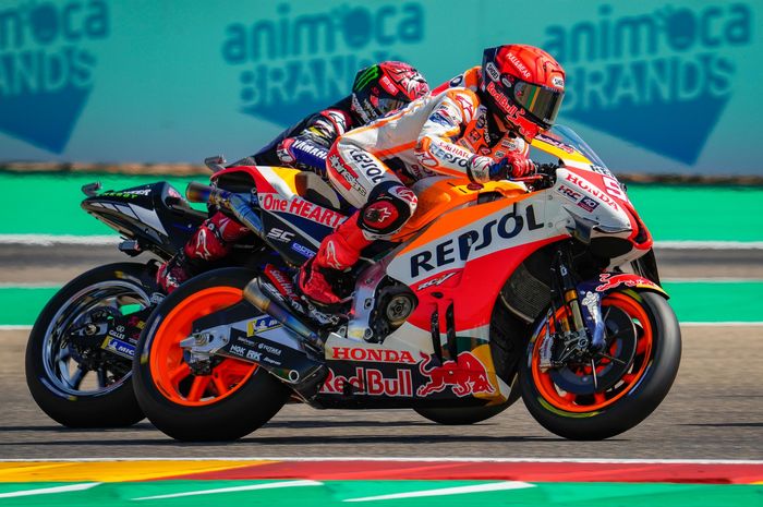 Marc Marquez (Repsol Honda) dan Fabio Quartararo (Yamaha) terlibat kecelakaan pada MotoGP Aragon di Motorland Aragon, Spanyol, Minggu (19/9/2022). Kedua pembalap gagal finis.