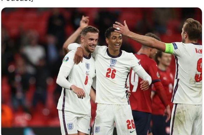 Jude Bellingham (tengah) saat merayakan gol bersama Jordan Henderson dan Harry Kane di timnas Inggris.