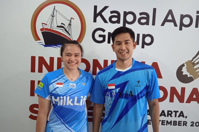 Pasangan ganda campuran, Moh Reza Pahlevi Isfahani/Melati Daeva Oktavianti pada ajang Indonesia International Series 2022 di Yogyakarta.