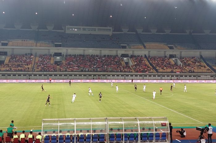 Suasana pertandingan timnas Indonesia Vs Curacao di Stadion GBLA, Sabtu (24/9/2022) 
