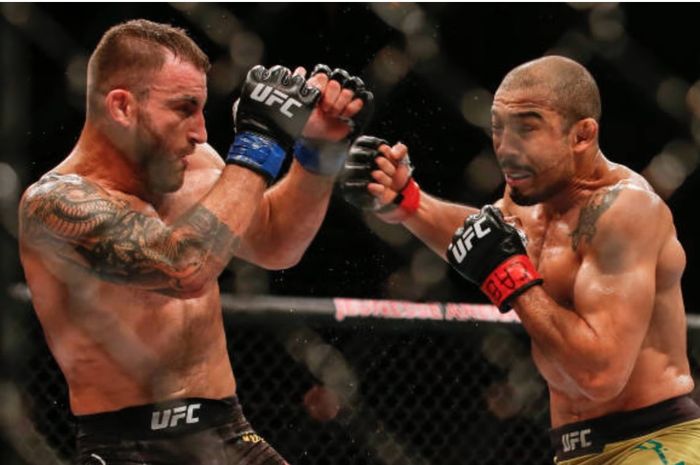 Pertarungan Alexander Volkanovski dengan Jose Aldo di UFC 237 pada 11 Mei 2019.