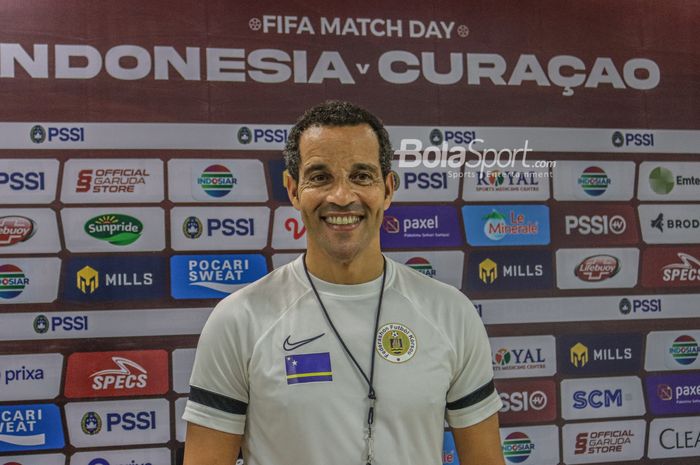 Pelatih timnas Curacao, Remko Bicentini, saat ditemui awak media di Stadion Pakansari, Bogor, Jawa Barat, 26 September 2022.
