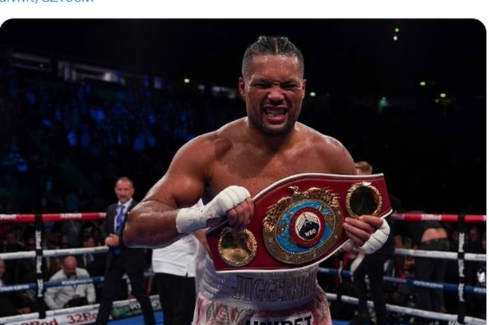 Petinju kelas berat dengan rekor 14 KO, Joe Joyce.