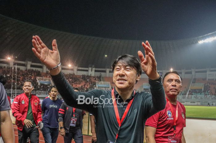 Keberhasilan timnas Indonesia mengalahkan timnas Curacao sebanyak dua kali membuat rekor Shin Tae-yong melawan tim-tim asal zona CONCACAF berangsur membaik.