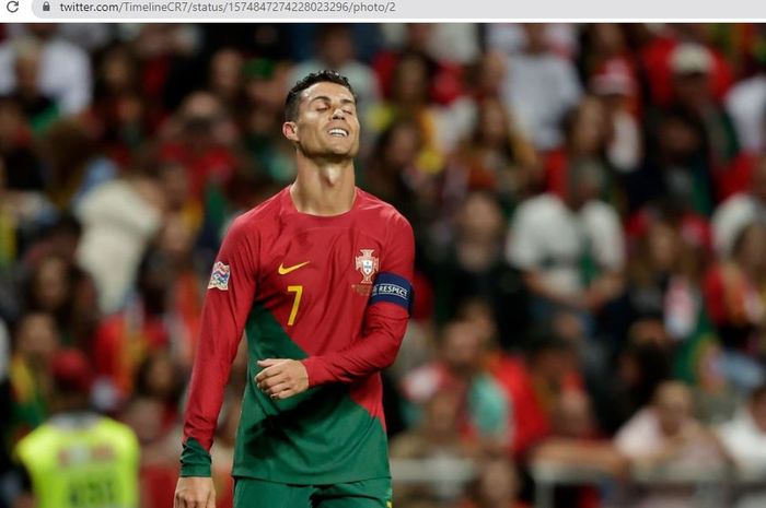 Cristiano Ronaldo gagal membawa timnas Portugal lolos ke babak semifinal UEFA Nations League 2022-2023 setelah kalah dari timnas Spanyol dalam matchday terakhir dengan skor 0-1 di Estadio Municipal de Braga, Selasa (27/9/2022).