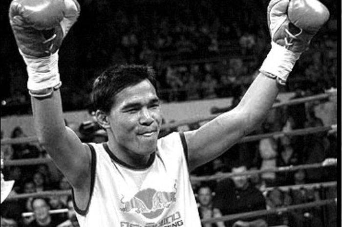 Petinju kedua yang tercatat sukses membuat KO Manny Pacquiao, Medgoen Singsurat.