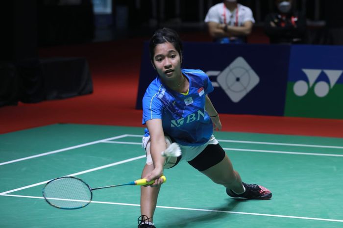 Pebulu tangkis tunggal putri Indonesia, Ester Nurumi Tri Wardoyo, pada babak semifinal Indonesia International Challenge 2022 di GOR Among Rogo, Yogyakarta, Sabtu (1/10/2022).