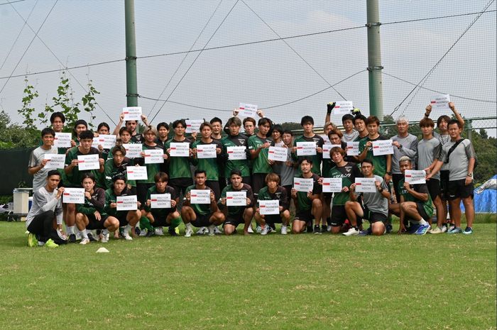 Pemain Tokyp Verdy menyampaikan belasungkawa kepada korban meninggal di Stadin Kanjuruhan.