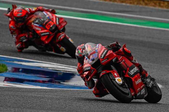 Dua pembalap Ducati Lenovo, Jack Miller dan Francesco Bagnaia pada balapan MotoGP Thailand 2022