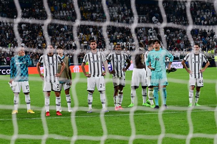Reaksi pemain Juventus usai dikalahkan Benfica dalam partai Liga Champions di Allianz Stadium Turin (14/9/2022).
