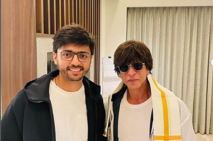 Shah Rukh Khan Ajak 20 Penggemar Makan Malam di Hotel Bintang 5