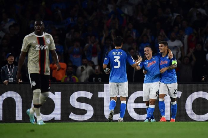 Penerus Alessandro Del Piero, Giacomo Raspadori, membawa Napoli mengukir sejarah lolos ke babak 16 besar Liga Champions tercepat.
