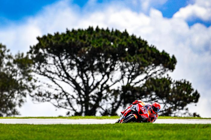 Pembalap Repsol Honda, Marc Marquez saat tampil pada hari kedua MotoGP Australia 2022, Sabtu (15/10/2022)