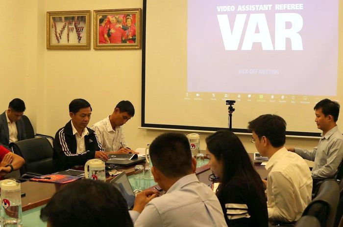 Pertemuan antara VFF, VPF dan FIFA di Vietnam untuk membahas rencana penggunaan VAR.