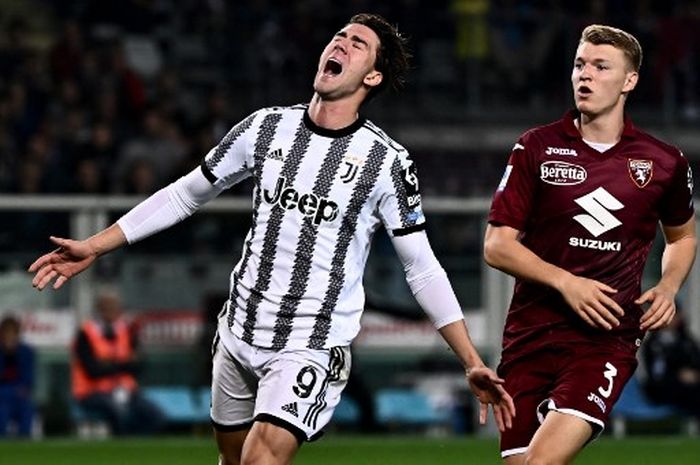 Selebrasi striker Juventus, Dusan Vlahovic, usai menjebol gawang Torino dalam duel Liga Italia (15/10/2022).