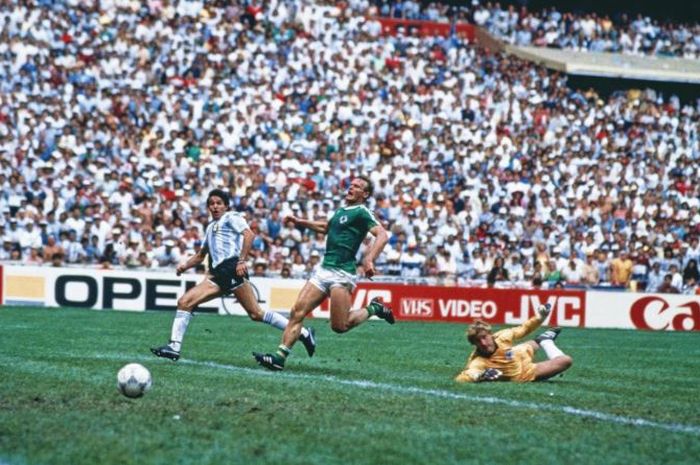 Mantan pemain Timnas Argentina, Jorge Burruchaga, mencetak gol ke gawang Timnas Jerman Barat di final Piala Dunia 1986.