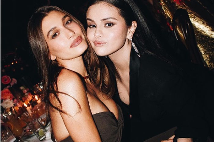 Kebersamaan Selena Gomez dan Hailey Bieber